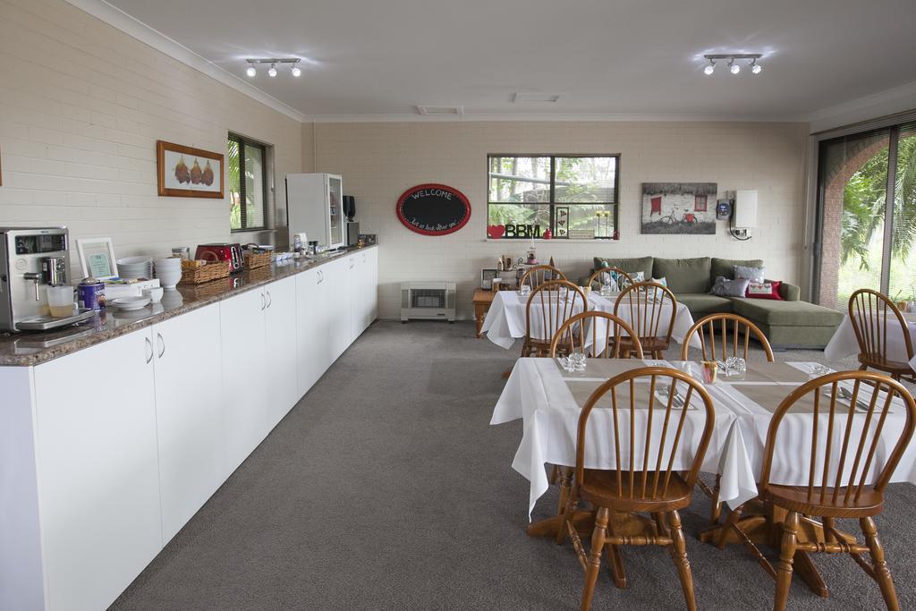 Batemans Bay Manor - Bed And Breakfast Exterior photo
